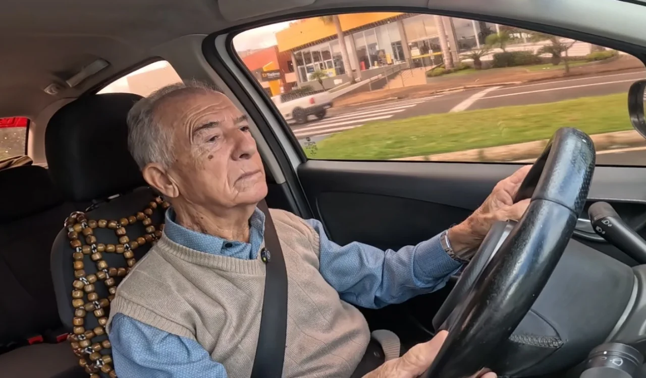 After suffering robberies and being shot at work, Paraná taxi driver ends 59 years of career on the day his driver's license expires: 'I deserve it'